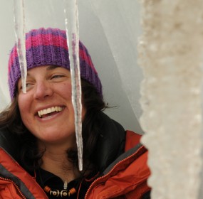 Il sorriso e la gioia di Tamara Lunger, la più giovane alpinista ad aver scalato un 8.000