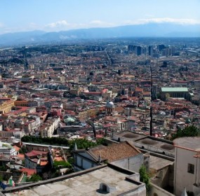 Uno scorcio di Napoli visto dalla finestra dell'abitazione partenopea di Daniela Venturelli